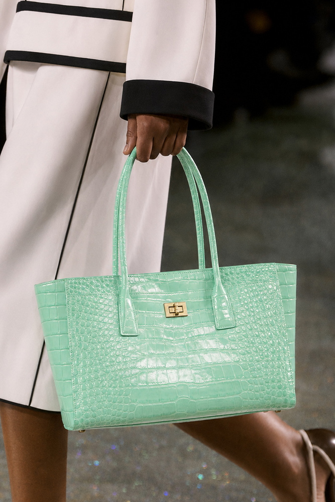 SHELKSBAG Glossy Crocodile Emb - đánh giá và giá Leather Work Handbag